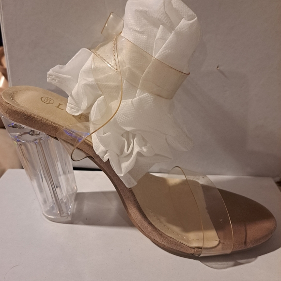 Lafer brand clear 4.5 inch buckle strap heels Size 40 - Picture 4 of 4
